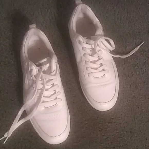 Sneakers - Picture 2 of 3